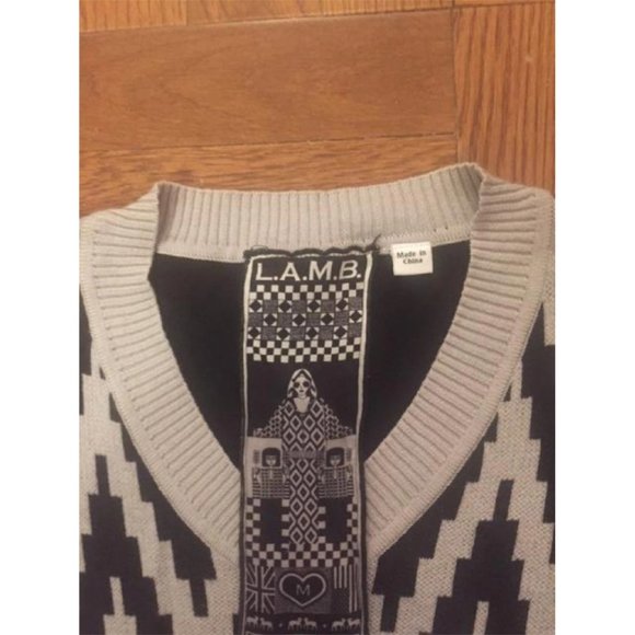 Lamb three quarter sleeve geometric sweater - Picture 3 of 4